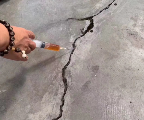 左贡混凝土裂缝修补技术详解​